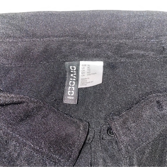 H&M DIVIDED Black Ruched Silky Ribbed Semi Sheer Button Down
Blouse - Picture 3 of 3